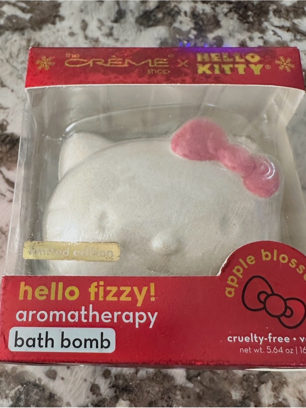CRÈME HELLO KITTY White & Pink Apple Blossom Bath Bomb K BEAUTY